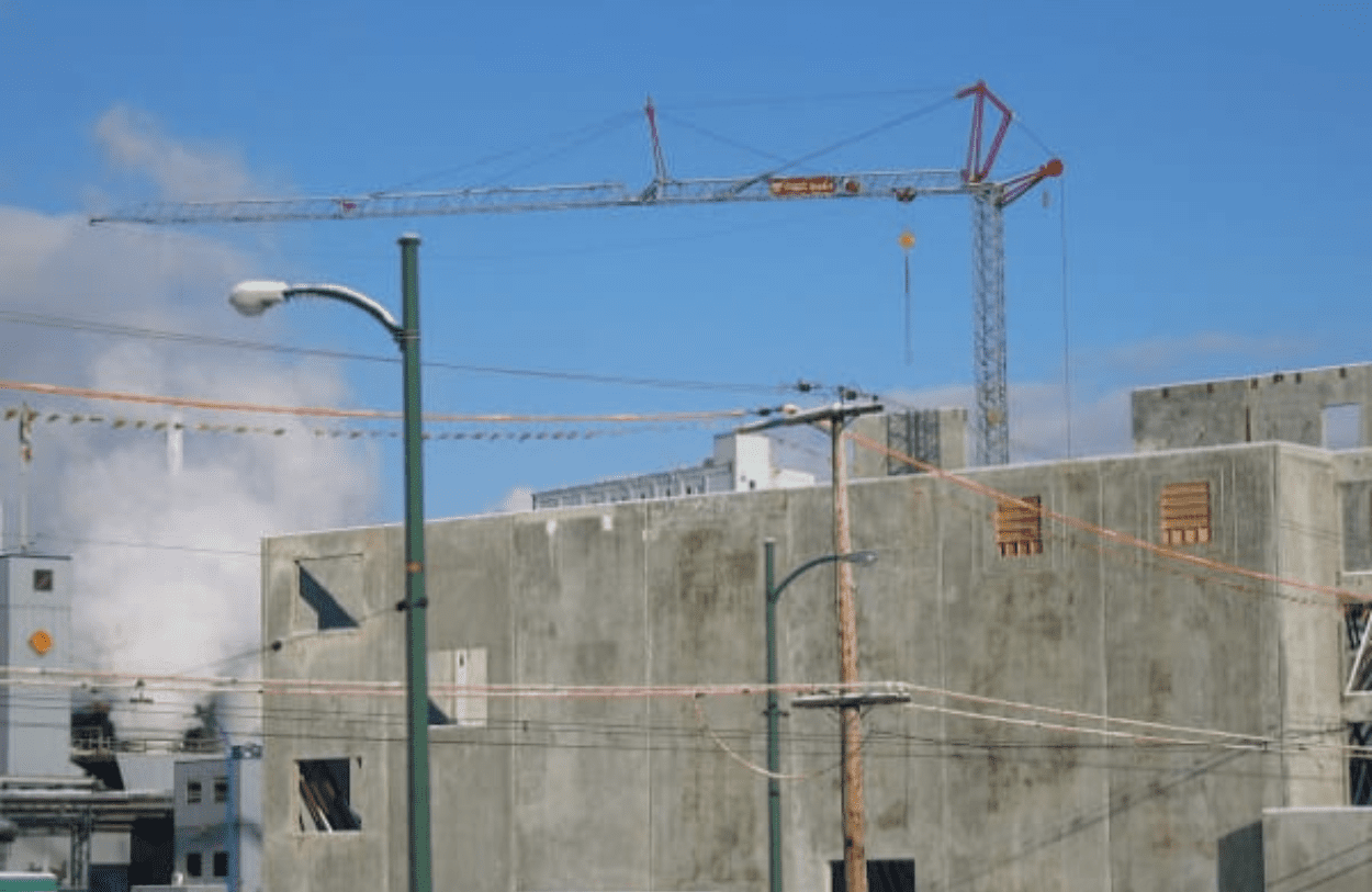 Well-maintained 2006 Koenig K45T self-erecting crane for sale.