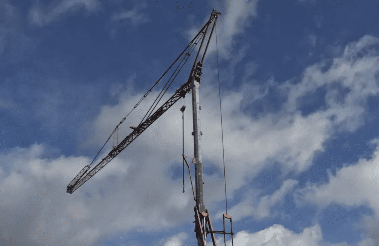 Used 2003 Potain HD40A self-erecting crane, Unit 2041, ready for work.
